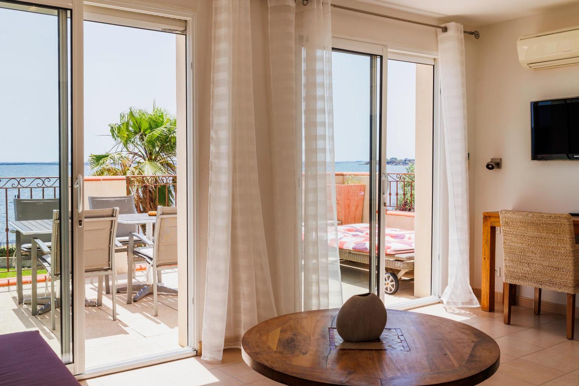 De La Pyramide Hotel 3*
